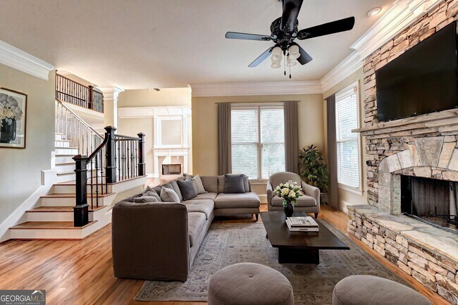 Building Photo - 8920 Doral Dr