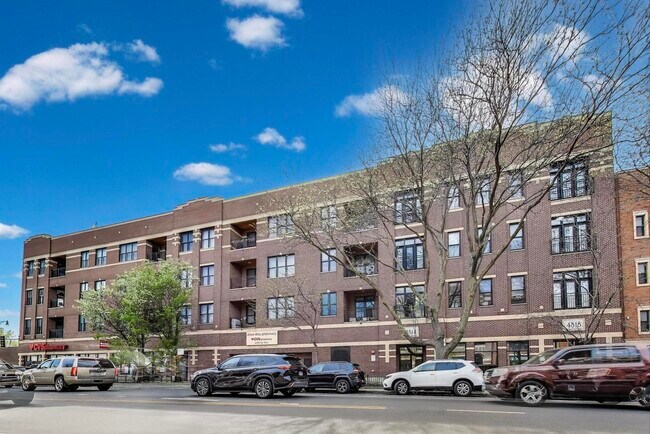 Primary Photo - 4814 N Damen Ave