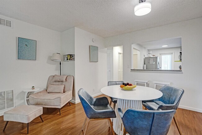 Building Photo - 2350 NE 14th Street Causeway