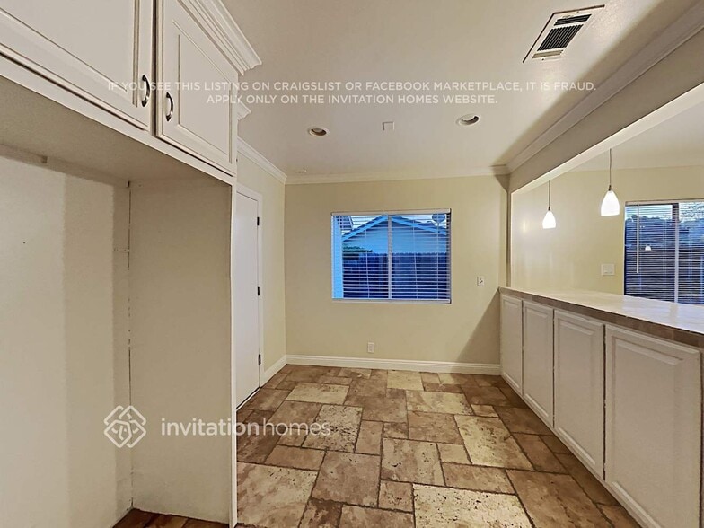 Building Photo - 1089 Camino Flores