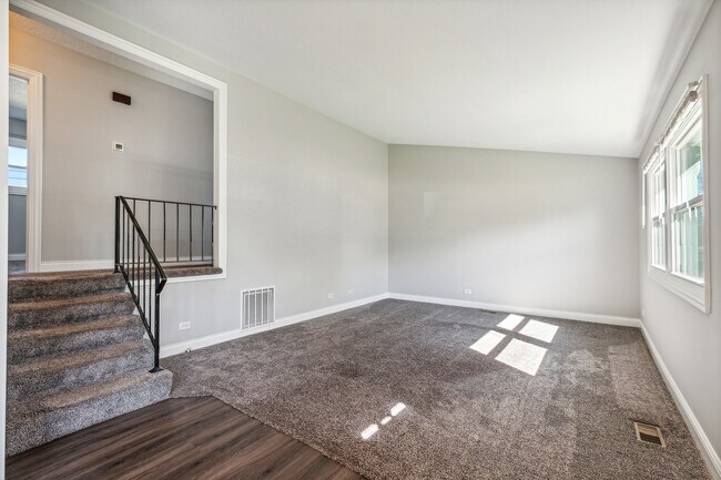 Building Photo - 19338 Beechnut Dr