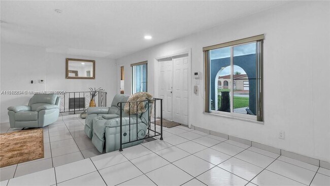 Building Photo - 831 SW 49th Terrace