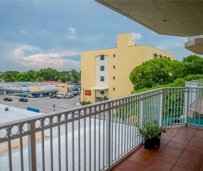Building Photo - 1650 Coral Wy