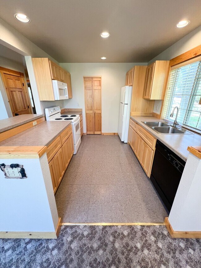 Building Photo - 4663 Marsh Hawk Dr