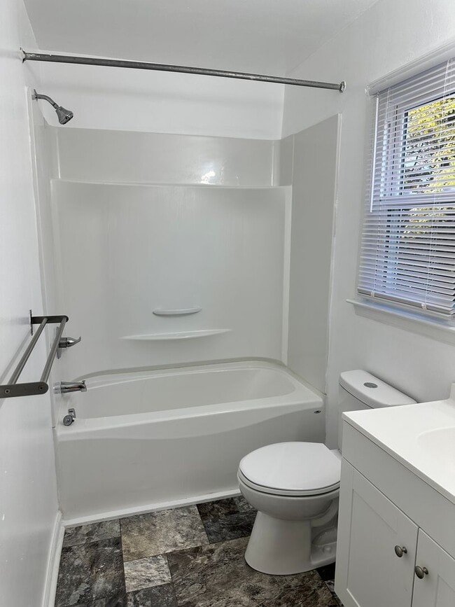 Building Photo - Single Family Home in Skimino Hills! Avail...