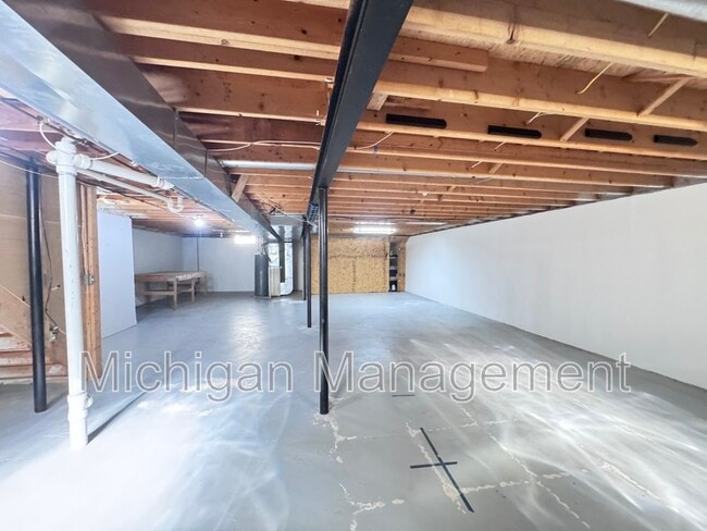 Building Photo - 173 Algansee Dr