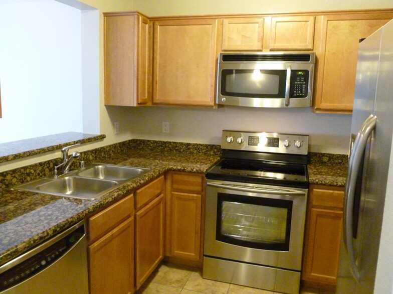 Building Photo - 2101 Sealion Dr