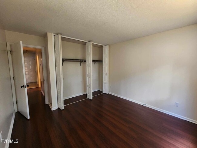 Building Photo - 1552 Colony Park Dr