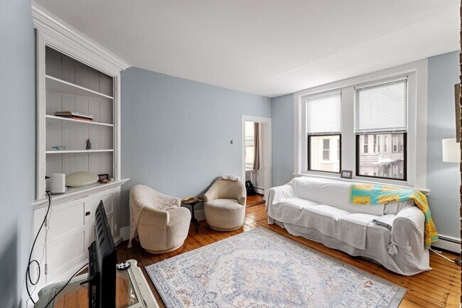 Building Photo - 2 Pearl St Pl