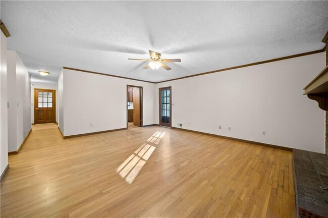 Building Photo - 1131 Lafayette Dr SW
