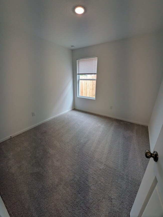 Building Photo - 19004 Encanto Aly