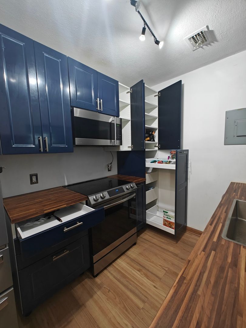 Building Photo - 76 NE 170th St