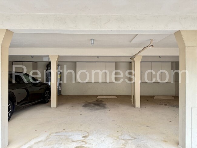 Building Photo - 4045 8th Ave