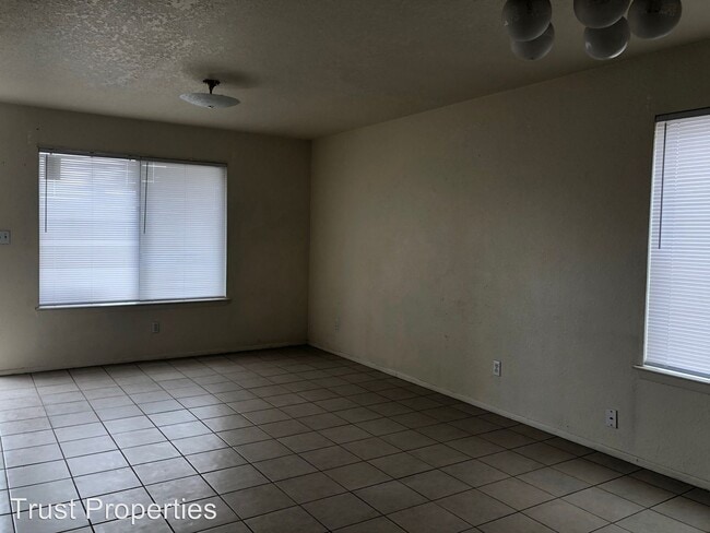 Building Photo - 448 Dartmouth Ave
