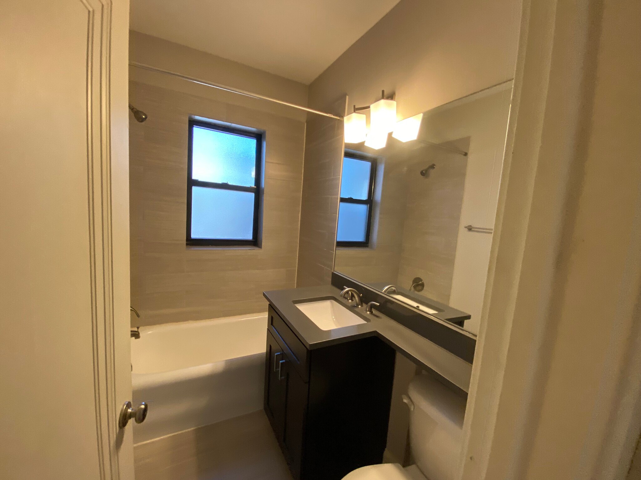 Building Photo - 2331 N Rockwell St