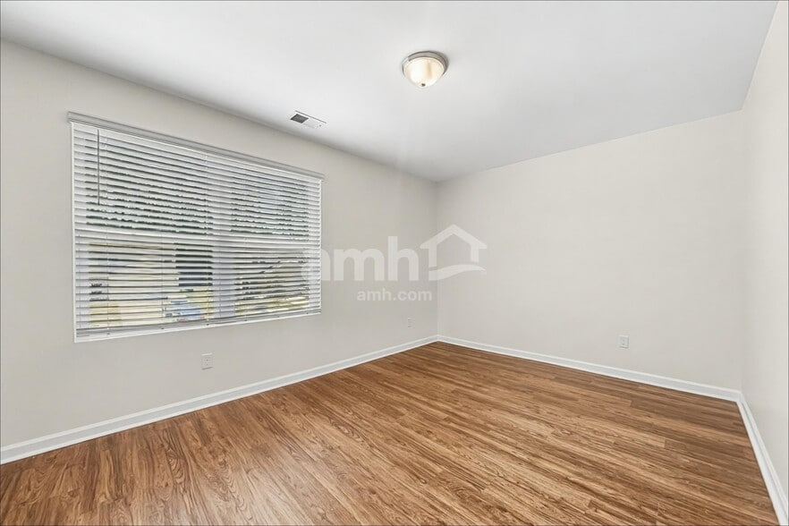 Building Photo - 201 Orion Way