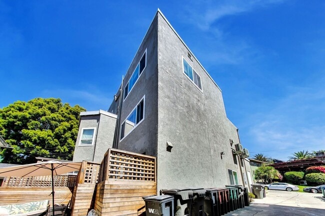 Building Photo - 989 Vermont St