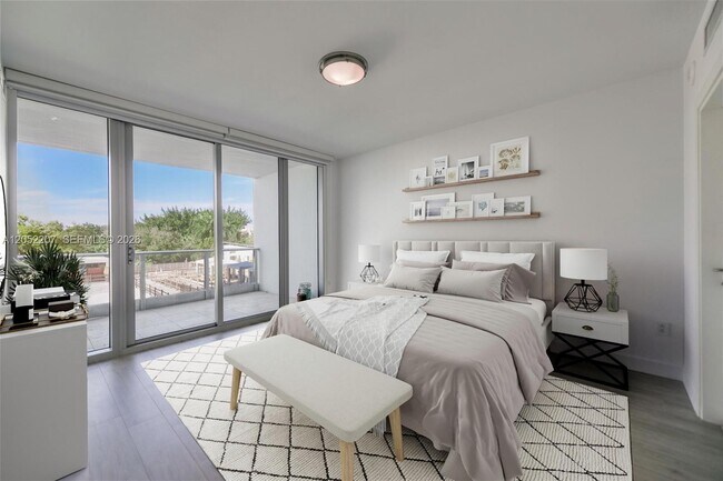 Building Photo - 2627 S Bayshore Dr
