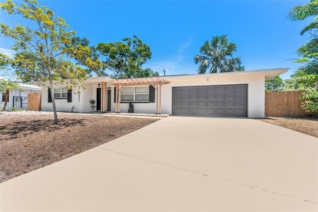 Building Photo - 1431 San Helen Dr