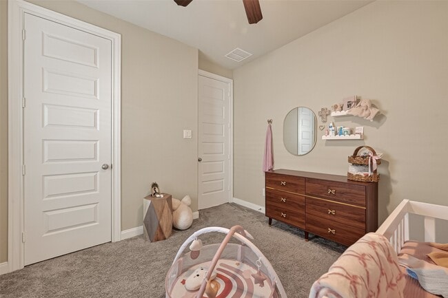 Building Photo - 20223 Sagebrush Hollow Dr