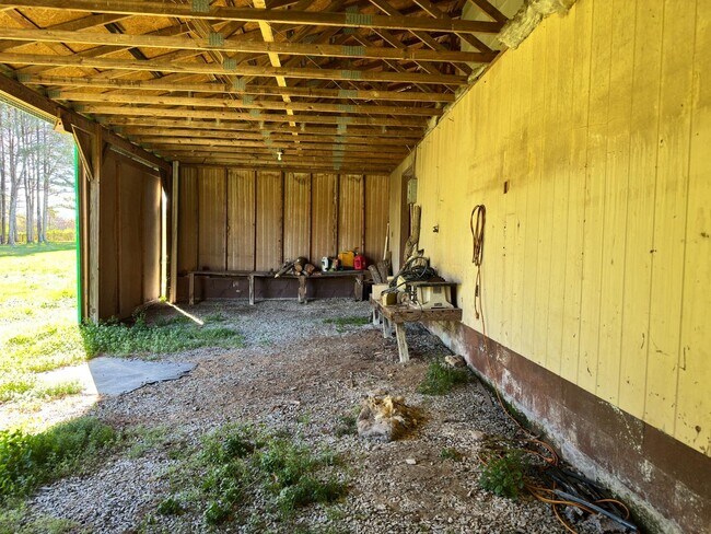 Building Photo - 1422 Old Peachland Rd