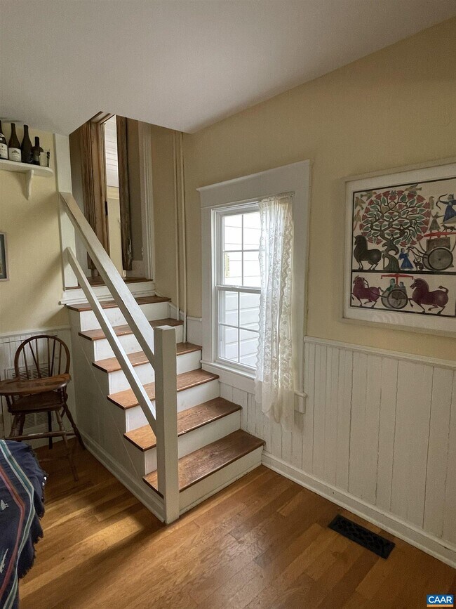 Building Photo - 954 Old Lynchburg Rd