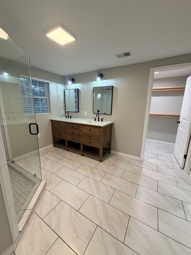 Building Photo - 3/2 Pascagoula