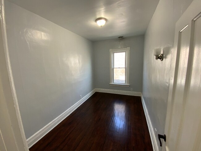 Building Photo - 263 Division St