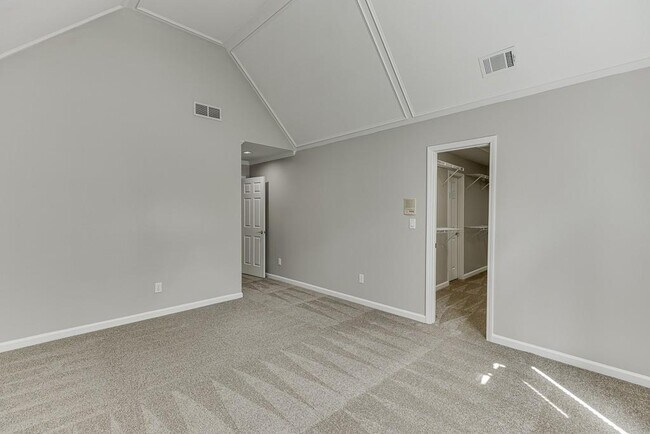 Building Photo - 9345 Riverclub Pkwy