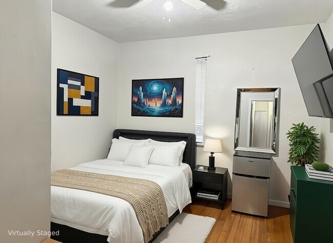 Building Photo - 139 London St