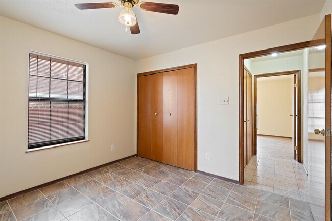 Building Photo - 104 Virgie St