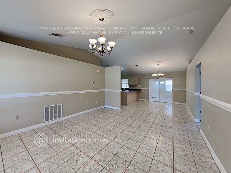 Building Photo - 5850 Lake Grove Dr