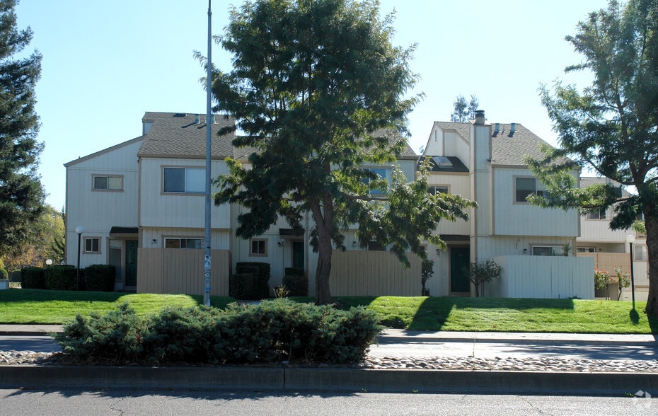 Building Photo - Camino Colegio Estates