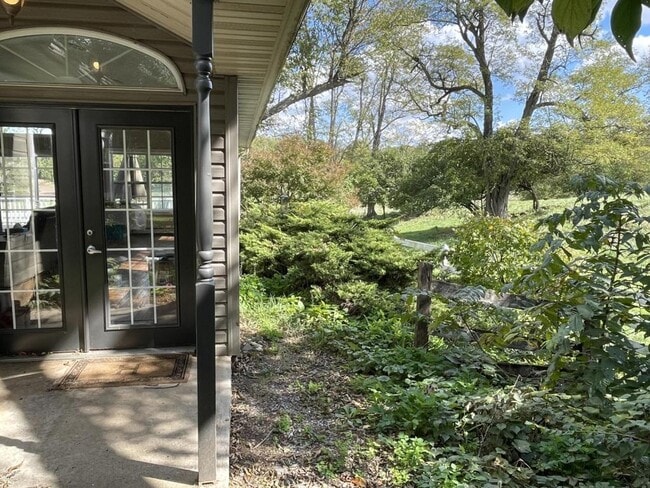 Building Photo - 67 Graham Rd