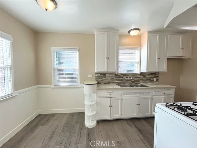 Building Photo - 215 E Scott St