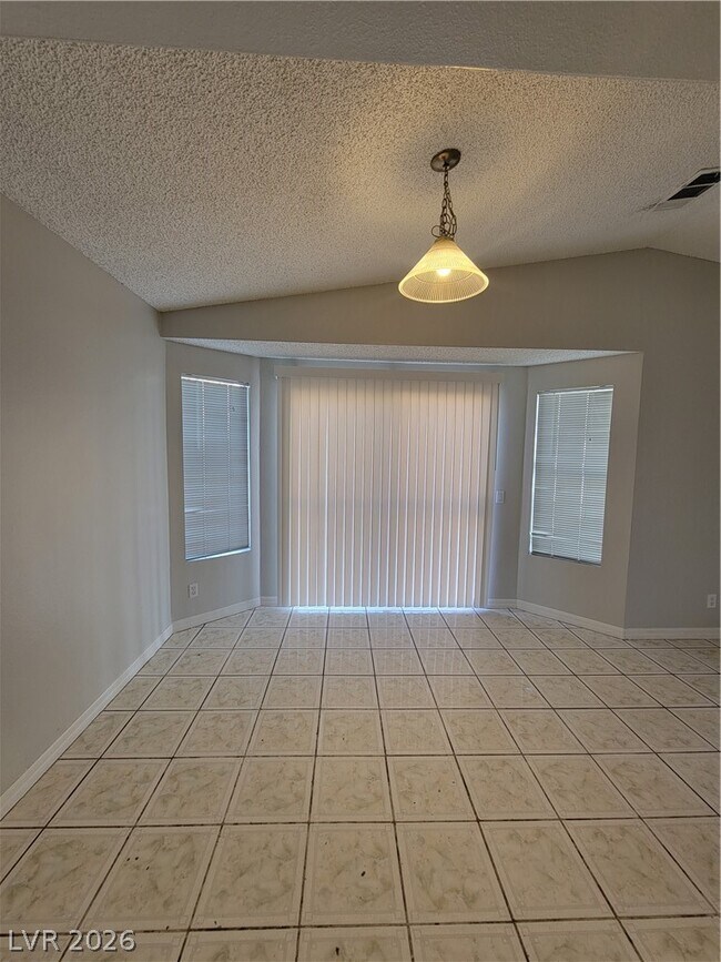 Building Photo - 1161 Pleasant Brook St