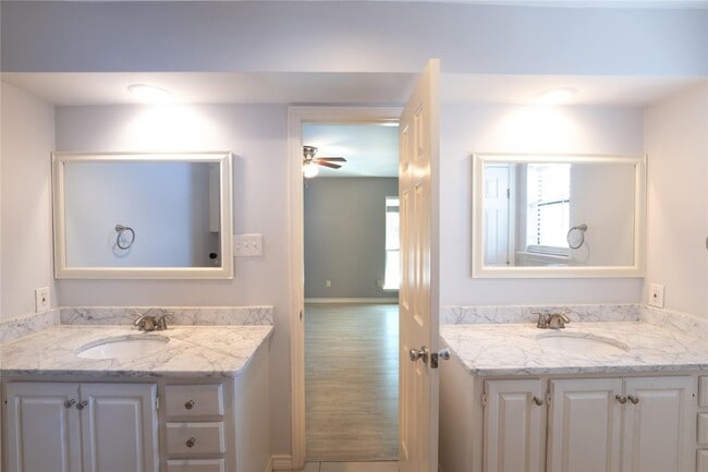 Building Photo - 6509 Preston Rd