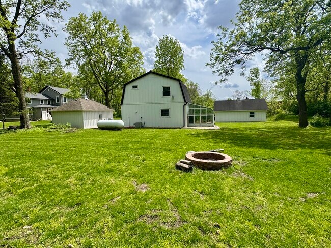 Building Photo - 7479 Grove Rd