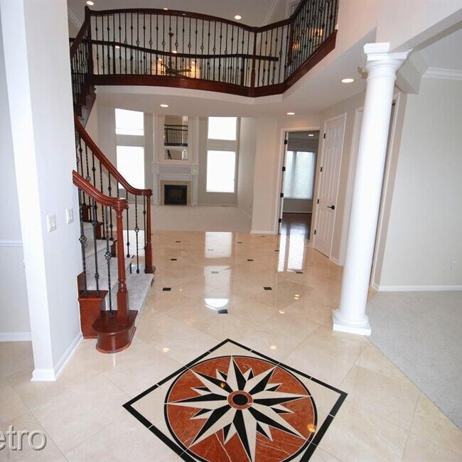 Building Photo - 5121 Parkgate Dr