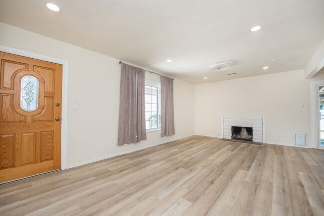 Building Photo - Beautiful 4 Bedroom Home in Garden Grove