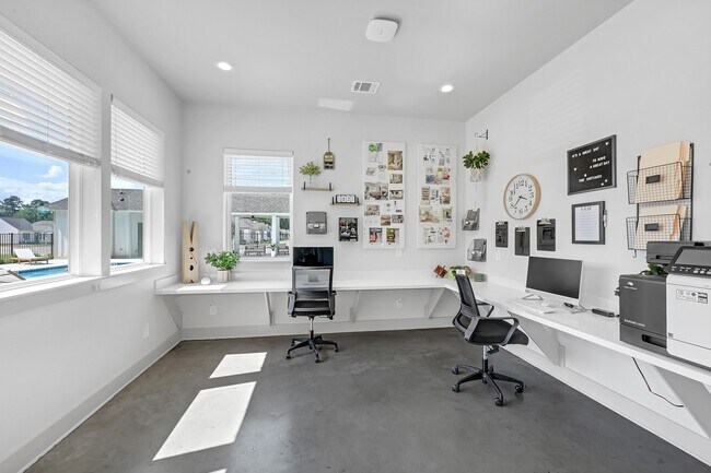 Building Photo - 33455 Buckshot Ln