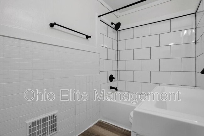 Building Photo - 1398 S Ohio Ave