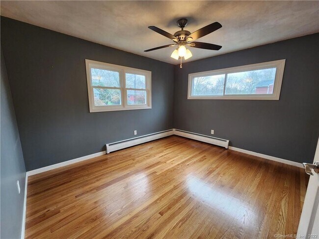 Building Photo - 24 Savi Ave