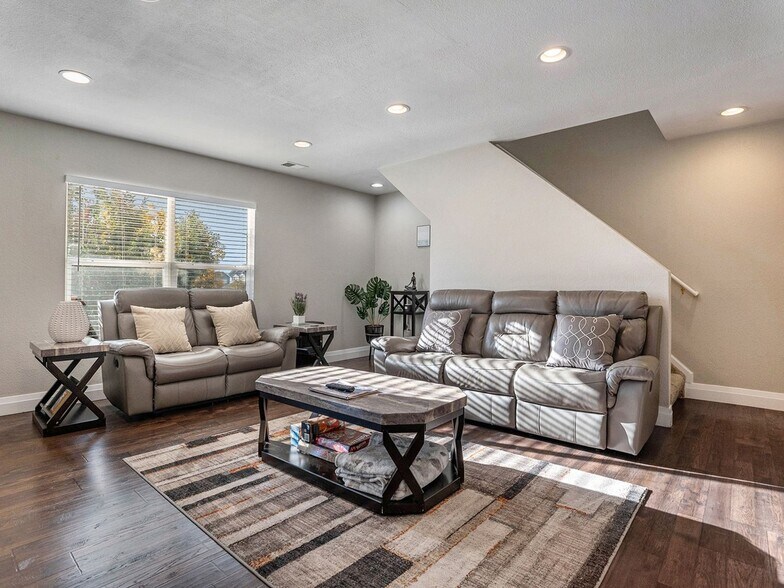 Building Photo - 7930 Marion Cir