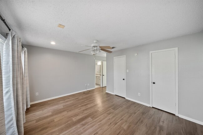 Building Photo - 20309 Sunny Shores Dr