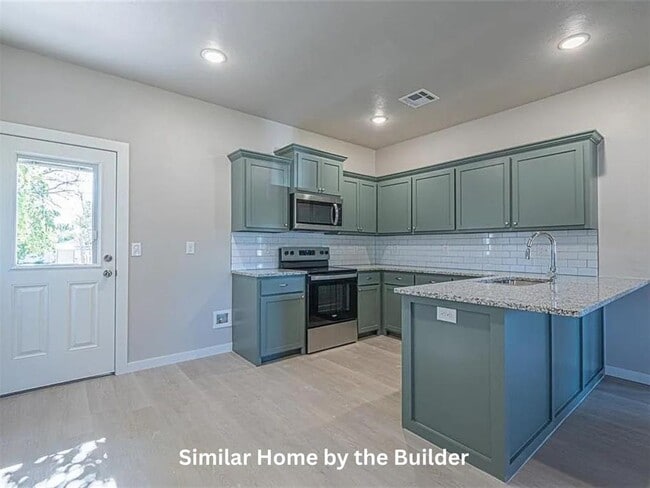 Building Photo - 423 N Tenbrook Ave