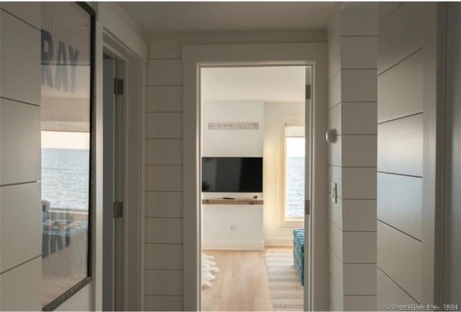 Building Photo - 39 Point Beach Dr