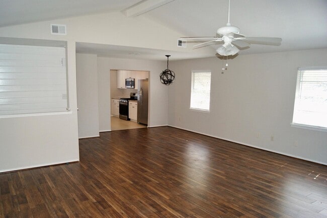 Building Photo - 3322 Sycamore Springs Dr