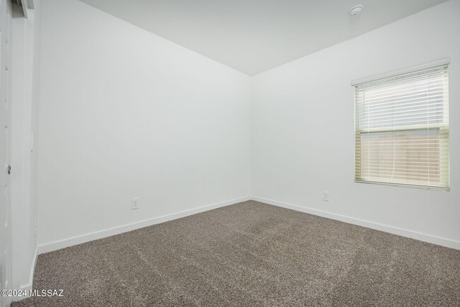 Building Photo - 12490 W Gini Ln