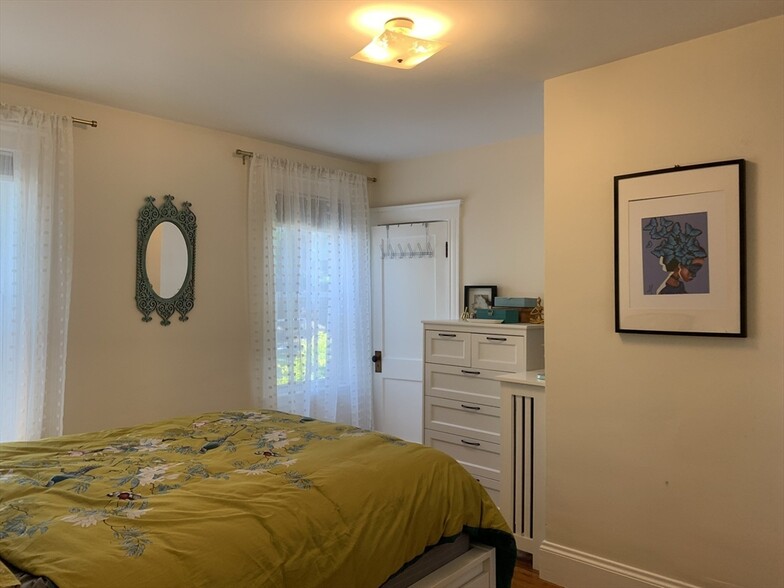 Building Photo - 56 Farragut Ave
